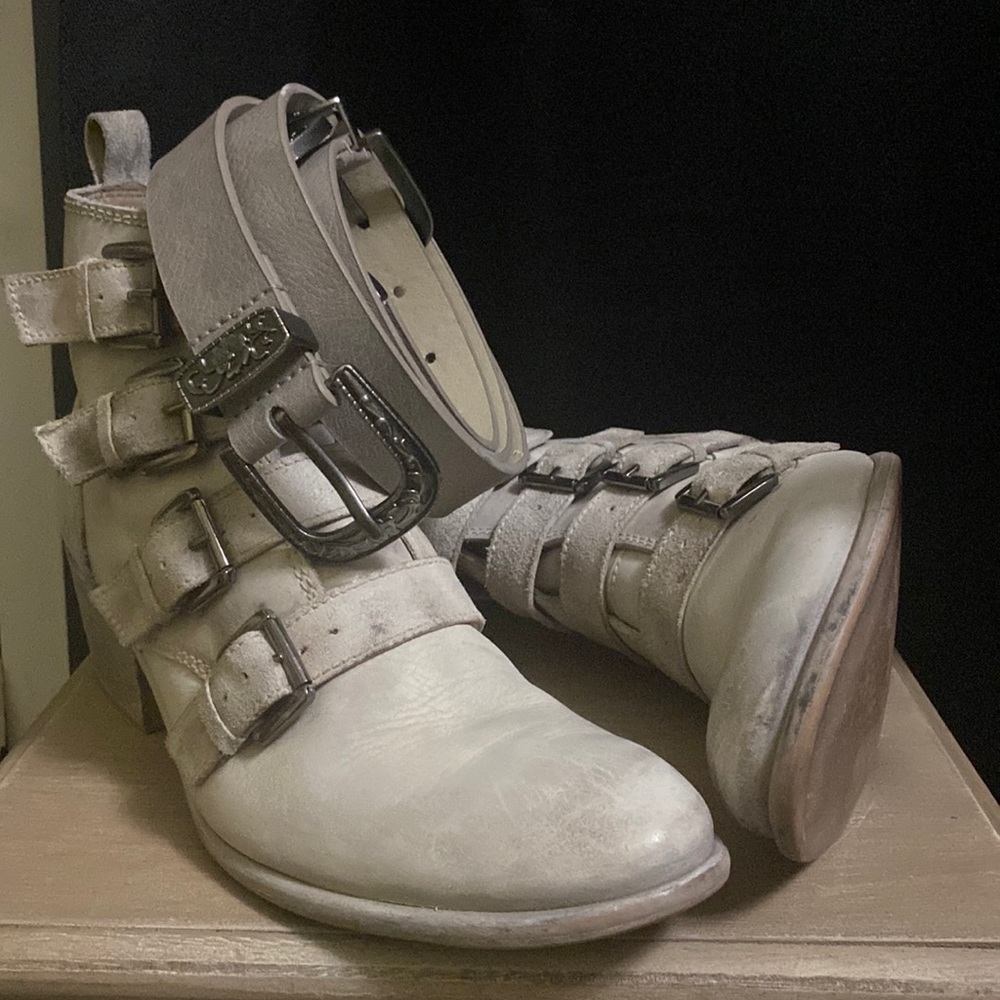 ROAN, Zoey Bone Crust Booties